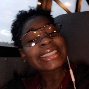 Meet your Posher, Jakyra